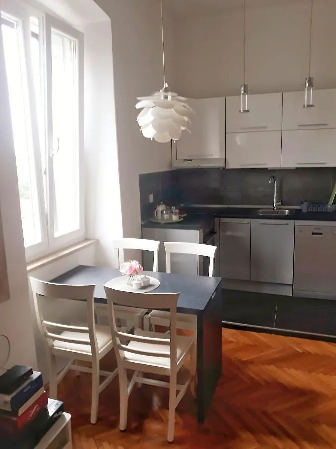 Excellent City Apartment In Antic Пула