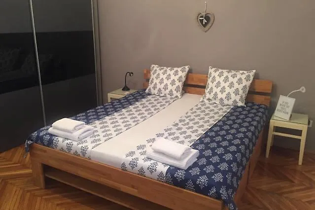 Excellent City Apartment In Antic Пула