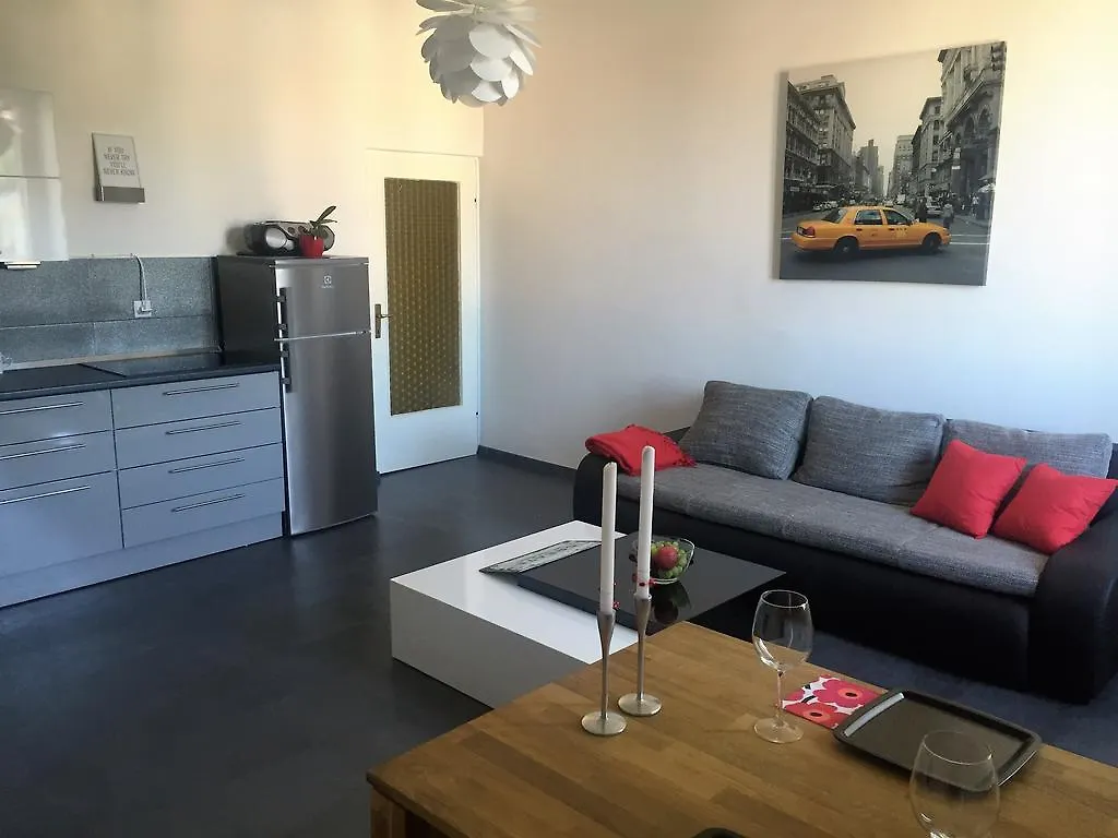 Excellent City Apartment In Antic Pula 0*,